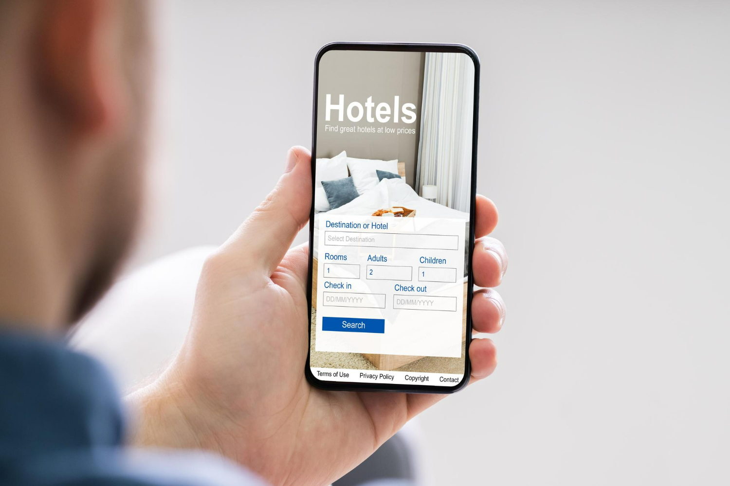 Website khách sạn tương thích mobile