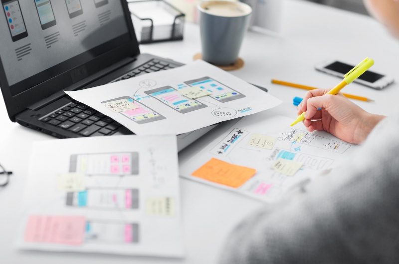 Phân tích hành vi người dùng app: Quy trình và công cụ hiệu quả giúp hiểu rõ người dùng 8 Phân tích hành vi người dùng giúp cải thiện các tính năng hiện có