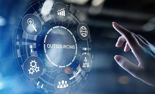 Freelancer vs IT Outsourcing: Giải Pháp Nào Phù Hợp Với Doanh Nghiệp Bạn? 1 Freelancer vs it outsourcing: giải pháp nào phù hợp với doanh nghiệp bạn?